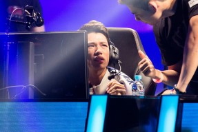 爱游戏-包含德罗巴遭遇二十连败，SKT教练面临压力！的词条