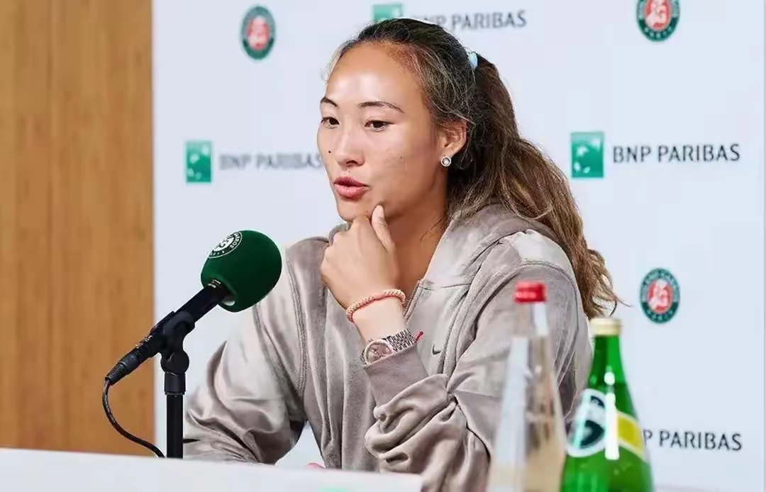 阿扎伦卡重返赛场，败北首场状态出色，德国队观众沸腾！